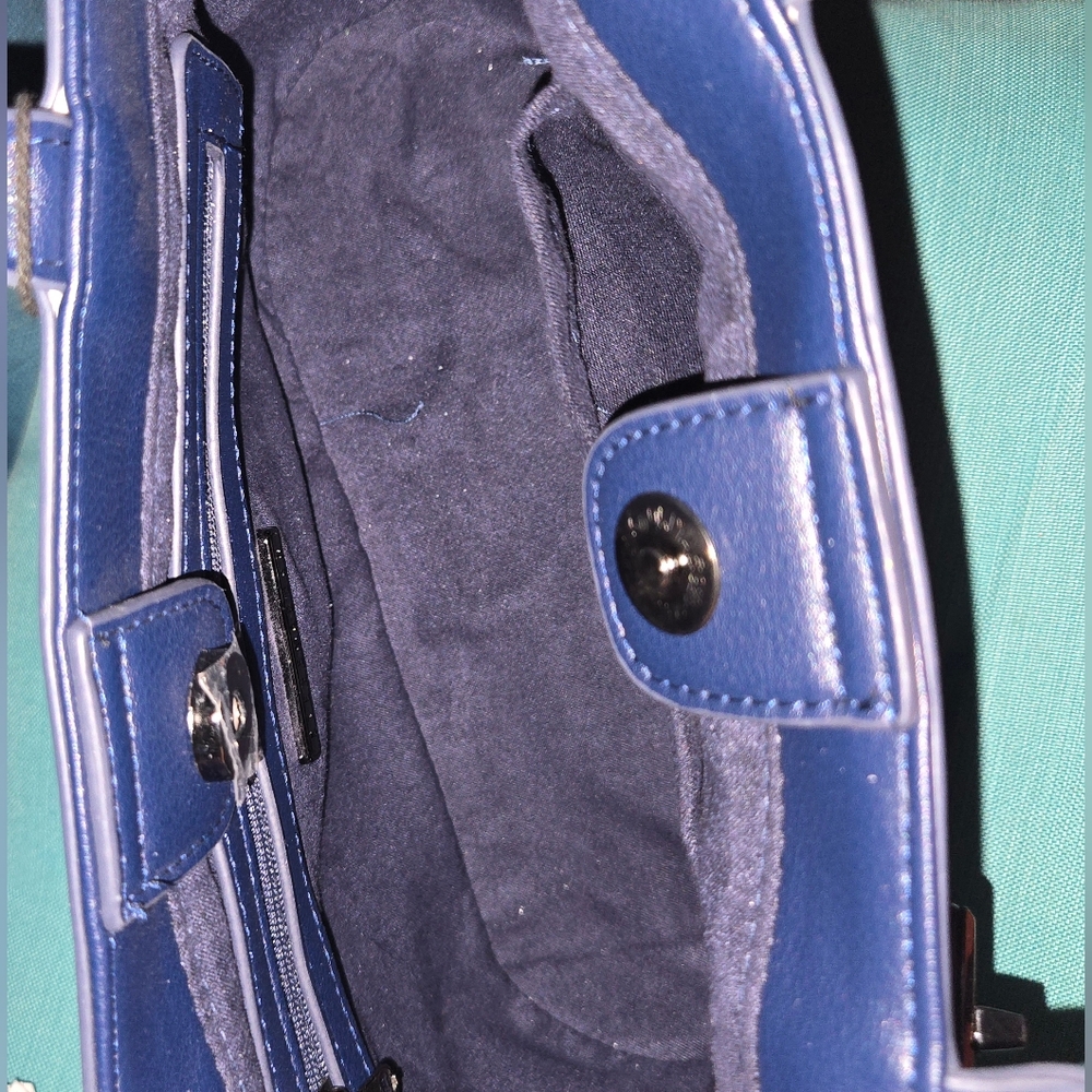 Steve Madden Navy Shoulder Bag With Hair Clip - Picture 4 of 10